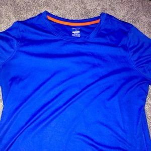 Blue loose running shirt